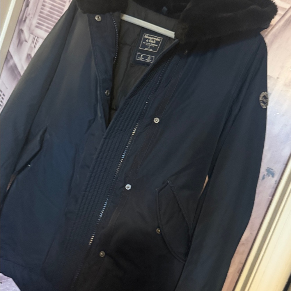 Abercrombie and Finch size, small blue hooded jacket - Picture 5 of 6